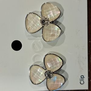 Clip on Earings, Mother of Pearl,  Clover Leaf 1"
